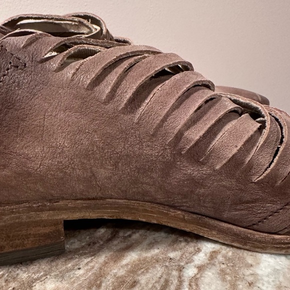 Free People “Lost Valley” Leather Ankle Boot Distressed Straps in Grayish Tan 40 - Picture 11 of 16